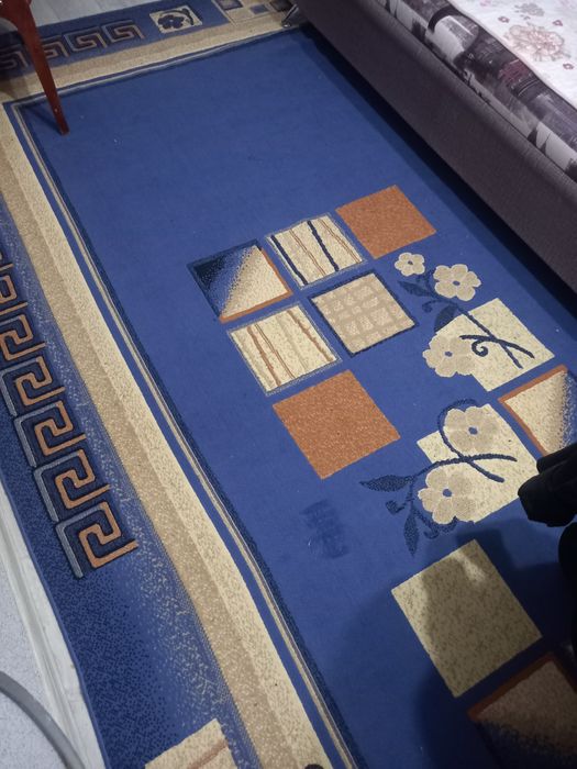 Продам б/у палас 3/4 кв.метра