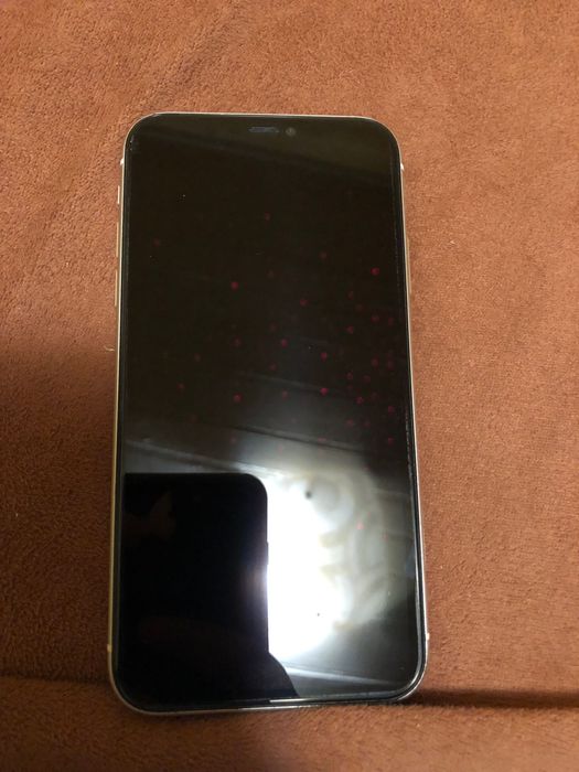 Vând urgent IPhone 11 pentru piese