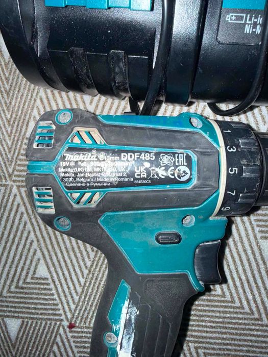 Makita DDF485 Brushless 18V + батерия 5.0Ah + зарядно