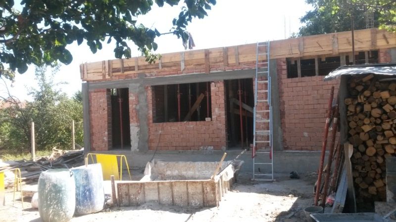 Строителство на къщи,цени от 80-150лв 77 $на кв,изграждане на огради !