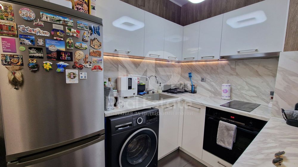 Продава се Тристаен апартамент в Пловдив, Кючук Париж - 85 кв.м за 2471 €/кв.м - Снимка #6