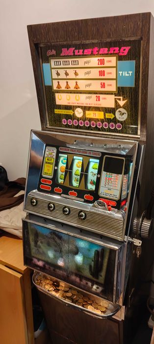 Joc slot machine Bally Mustang