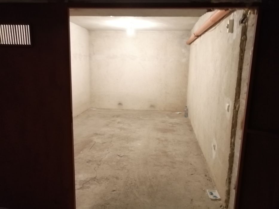 Дава се под наем Гараж / Паркомясто в Пазарджик, Руски - 18 кв.м за 76.5 € - Снимка #2