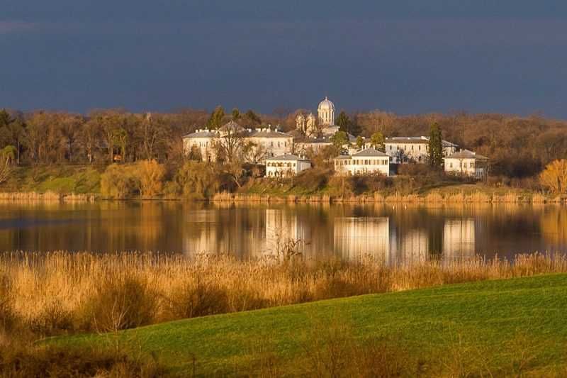 Teren privat intravilan Caldarusani langa lac