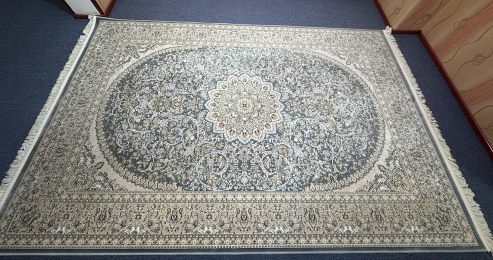 Продается палас в хорошим состоянии как новая