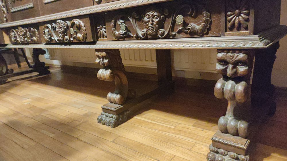 Urgent !! Vând mobilă veche model Florentin, anul 1979, cu înscri