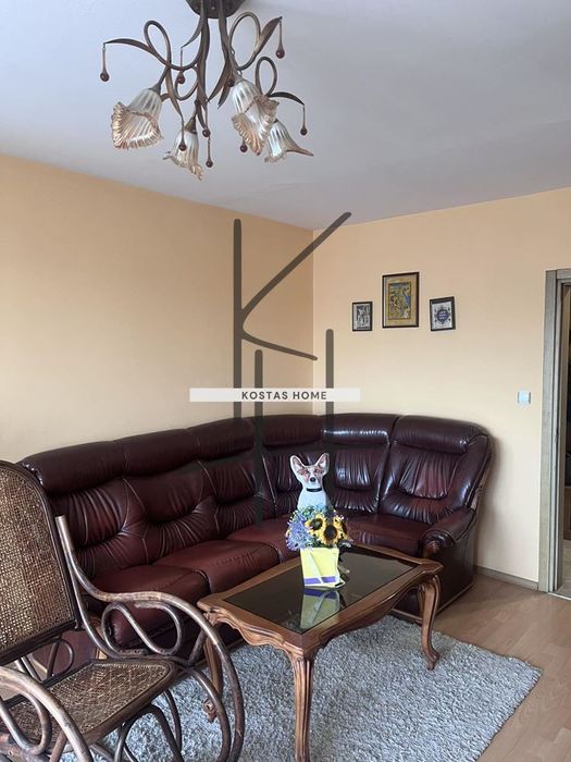 Продава се Четиристаен апартамент в Варна, Цветен квартал - 90 кв.м за 1071 €/кв.м - Снимка #1