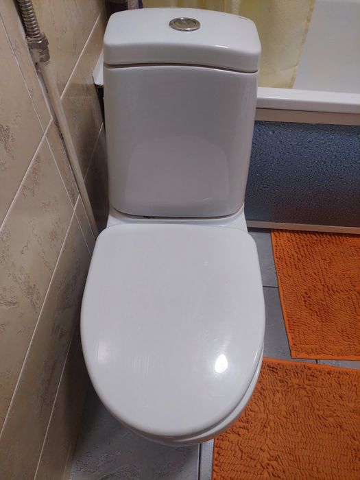 Продам унитаз,санита!