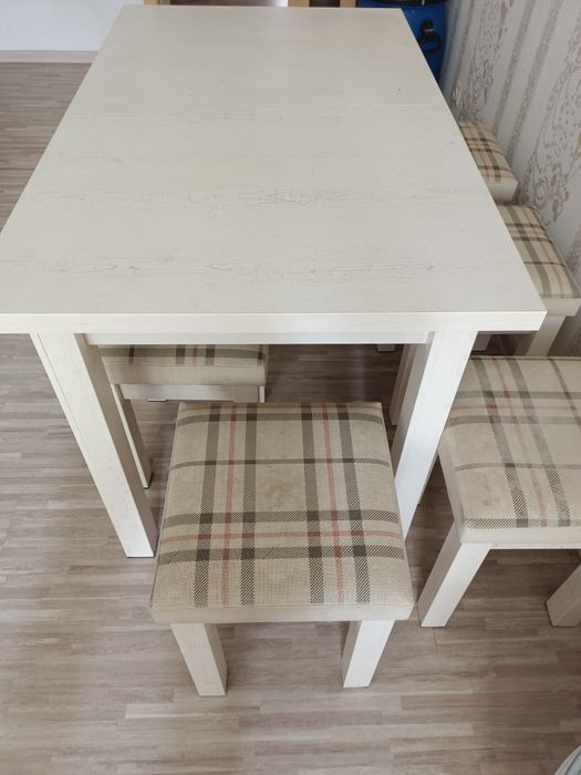 Продам стол кухонный