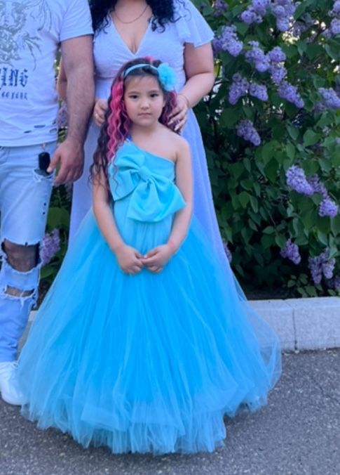 Продам детское платье (5 лет), бальное