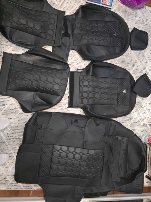 Tracker 2 chexollari sotiladi.  Продам чехлы TRACKER 2