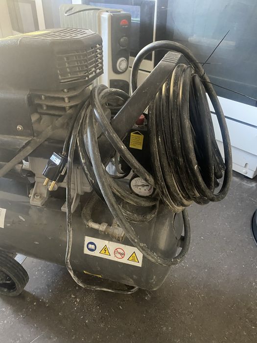 Компресор Advarsel