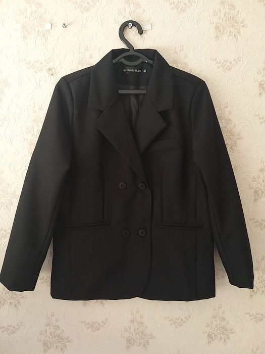 Продаётся новый пиджак