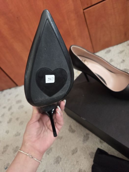 Vind pantofi eleganți