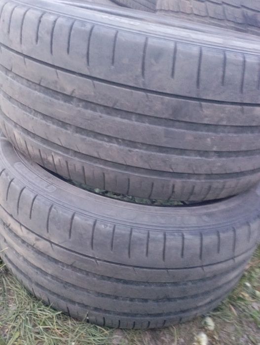 Продам Шина 275/40р20