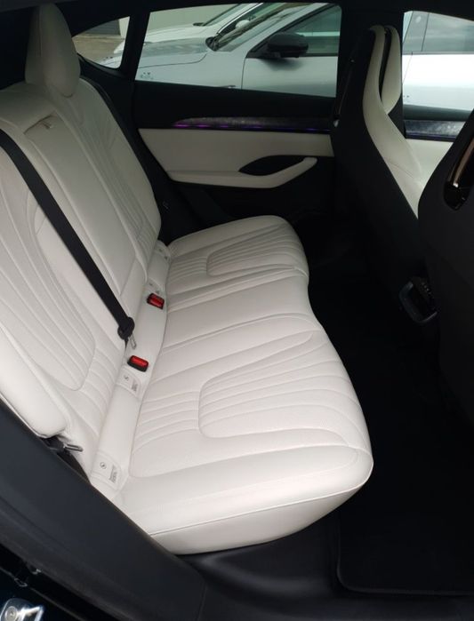 Geely Ji Yue 07P Robo car