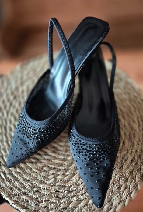 Елегантна дамска обувка