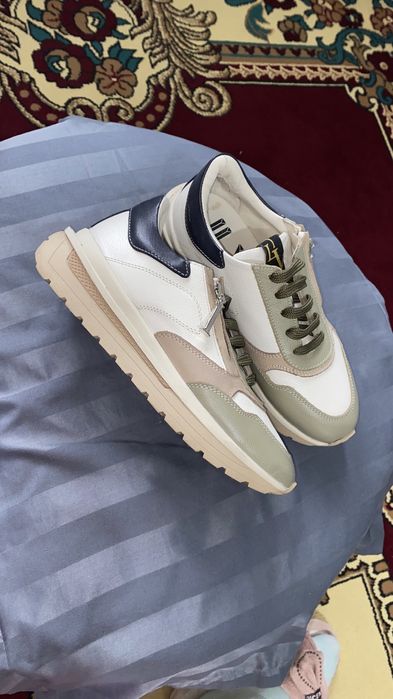 Крассовки Ilvi каробка есть!