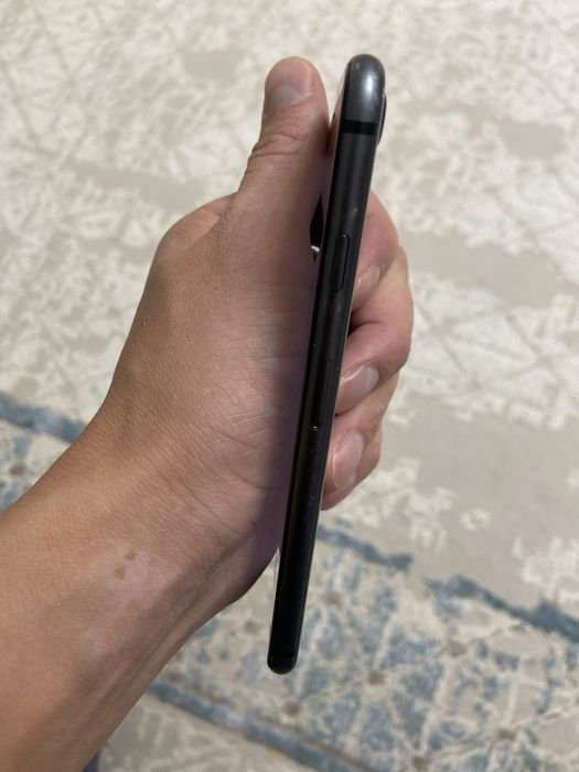 Продам Iphone 8, 64gb
