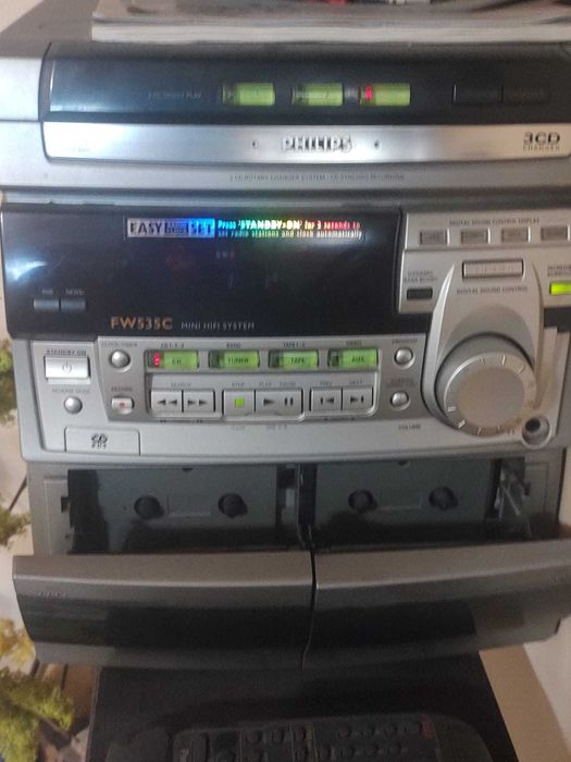 Combina muzicala Philips dublu casetofon, rodio turner si CD cu 3 discuri, si boxe