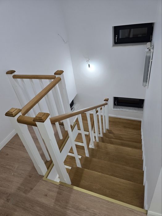 Producător scări din lemn masiv