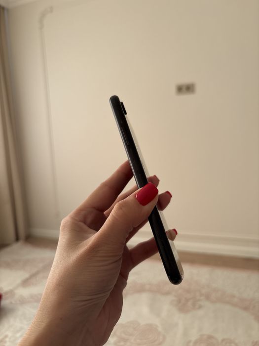 Продам Iphone XR