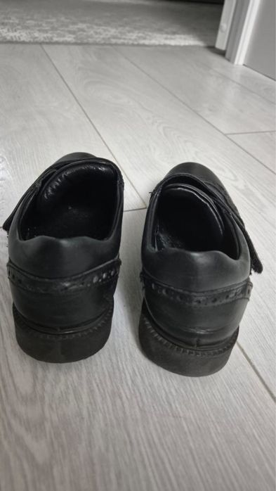 Продам детские туфли на мальчика