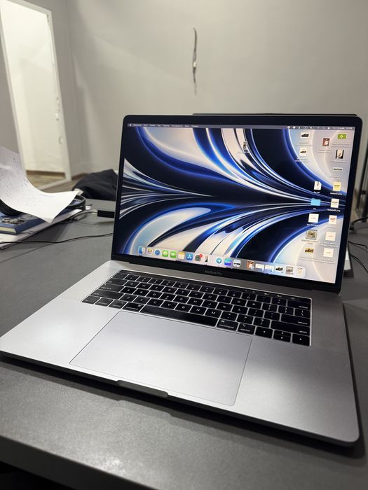 Macbook Pro i7 15 inch