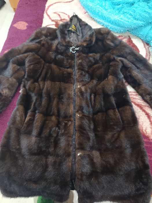 Продам норковую шубку.