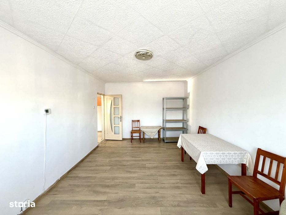 Apartament 3 camere 70 mp etaj 1 cartier Brădet izolat termic interior