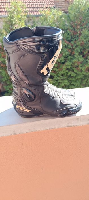 Мото екипи от две части и ботуши