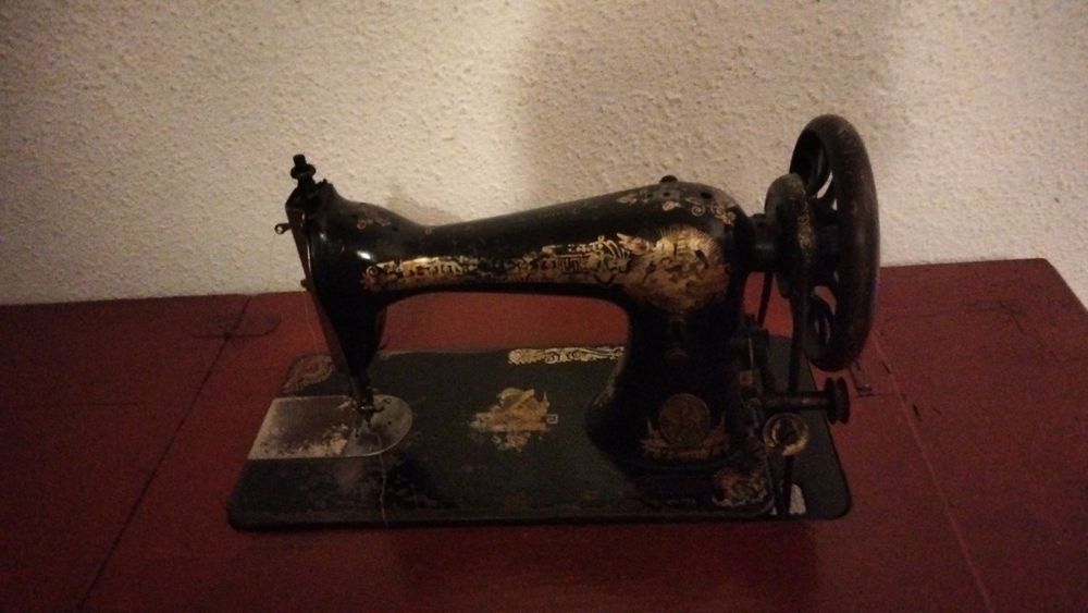 Mașină de cusut ăn stare bună de funcționare