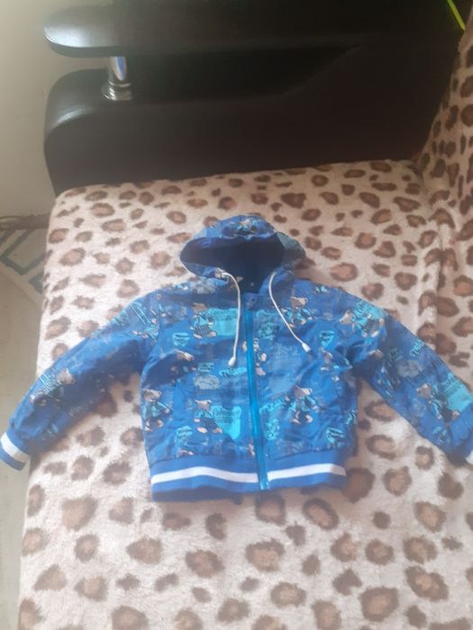 Детская ветровка в хорошем состоянии