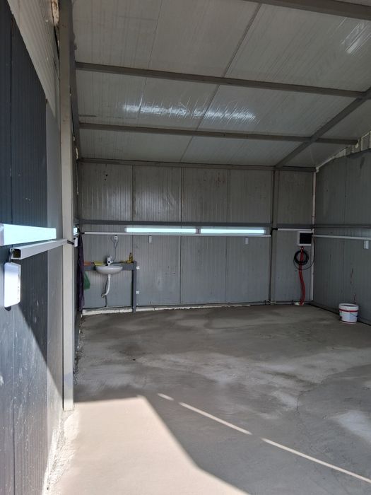 Дава под  наем  помещение 40 кв. Дългосрочно.