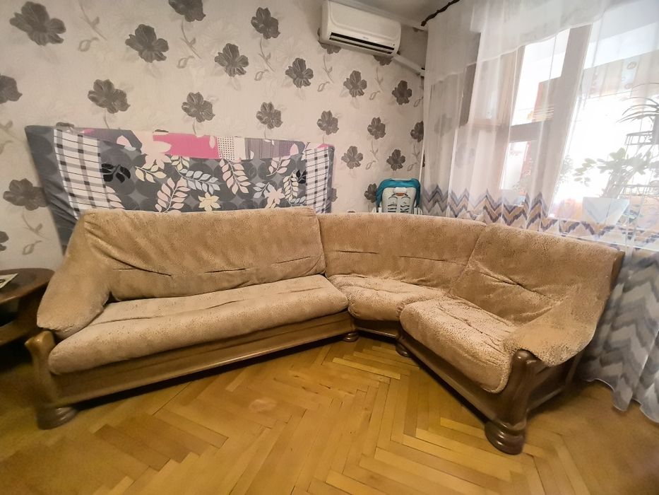 Мягкий уголок в гостиную