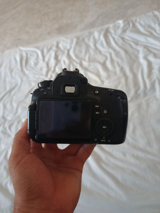Canon 60D  +обьектив