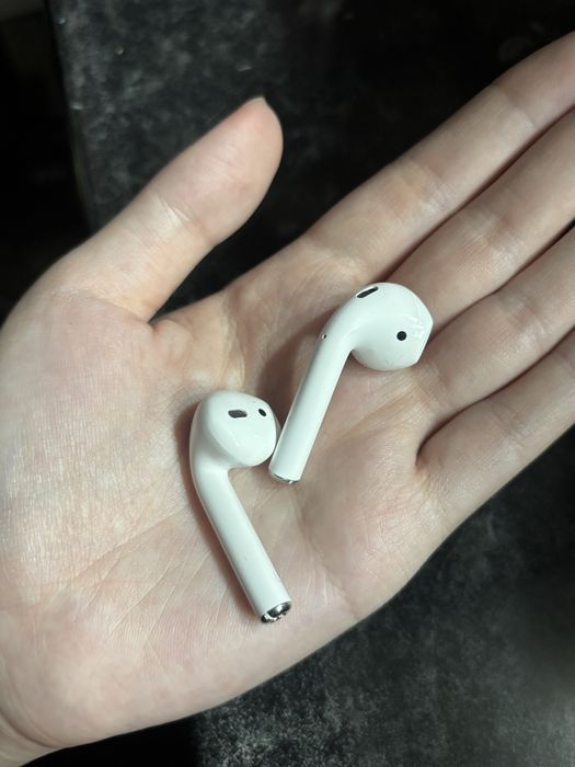 Наушники AirPods