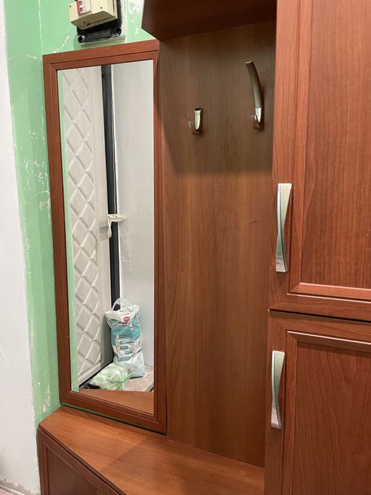 Прихожая продам