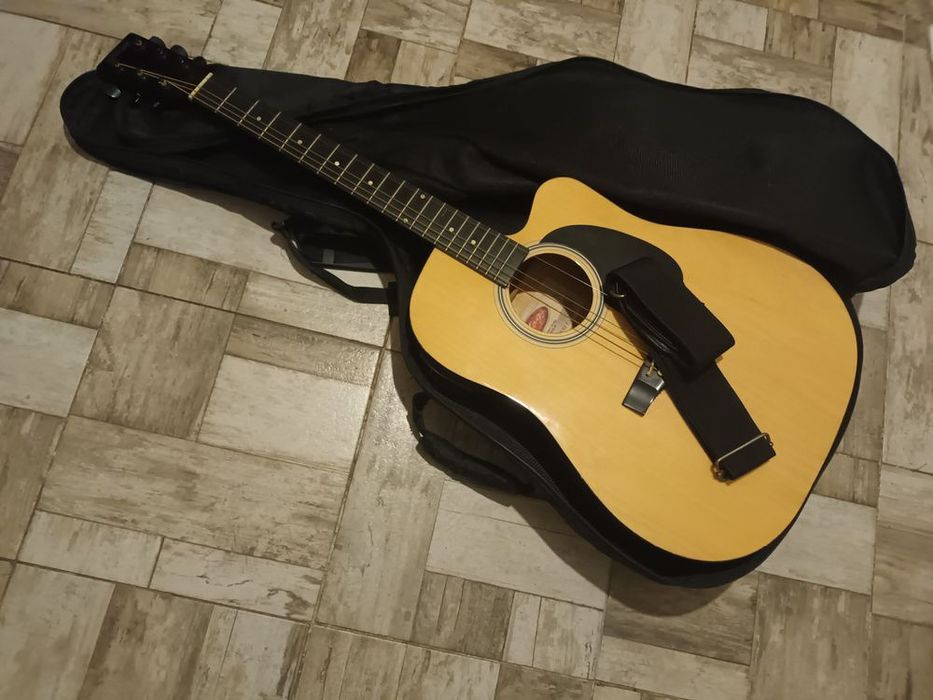 Vând chitară electrica