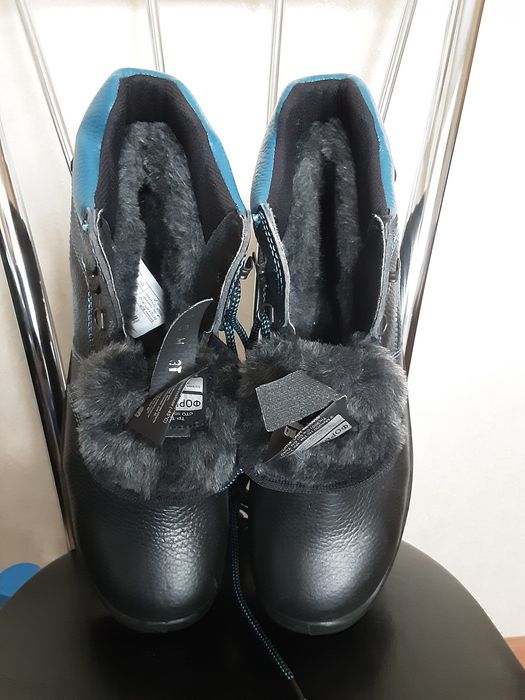 Қысқы аяқ киімдер сатылады