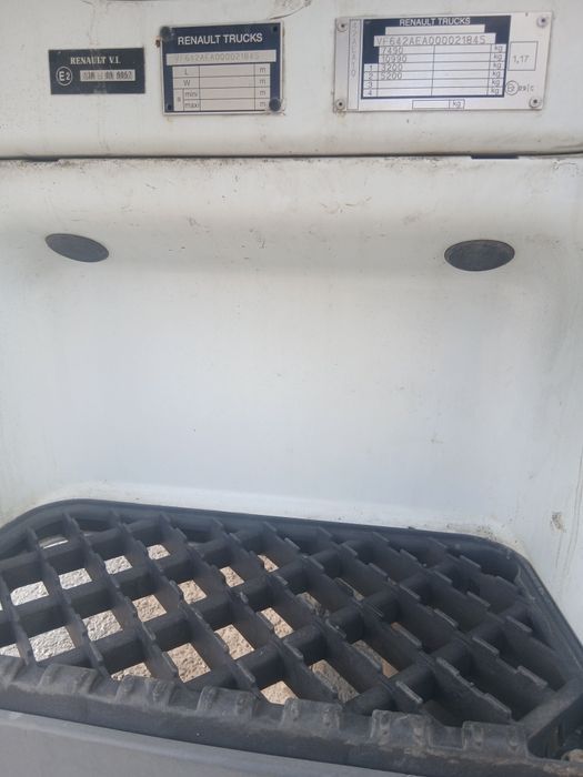 Camion Renault  7.5 tone km Reali 153. 000  !!!