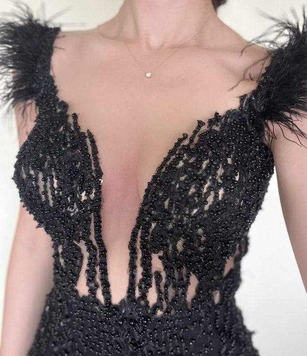 Стилна рокля с токове