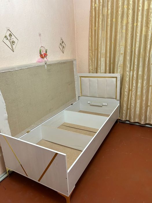 Кровать, Шкаф басқа қалаға көшуге байланысты