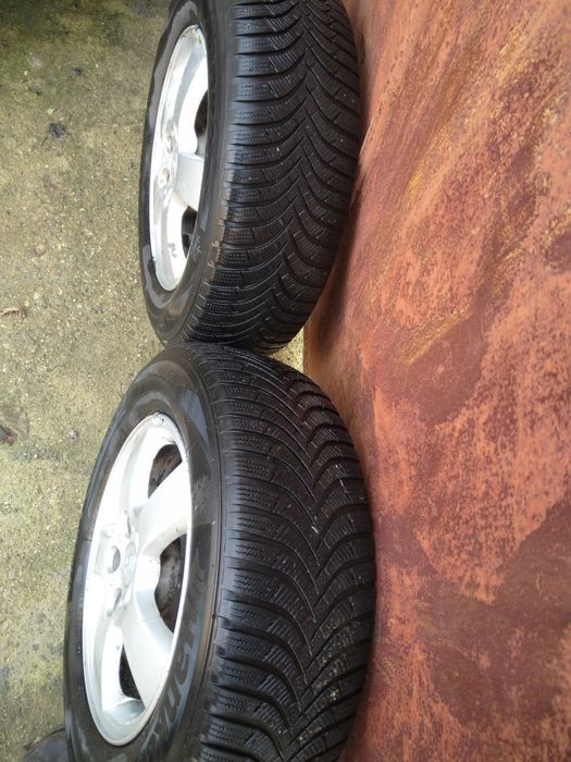 Anvelope iarna  Hyundai Tucson/ SantaFe 215/65/R16  98H cu jenti alumi