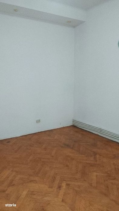 Apartament Nemobilat Spatios Metrou Universitate