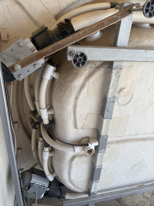 Cada jacuzzi/ hidromesaj 4 persoane ca noua cu sanitar alb