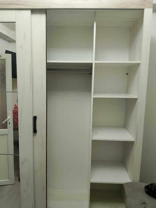 asamblare montare demontare mobila montaj mobilier gen ikea dedeman kika jisk xxxlutz  paturi dulapuri hol baie pantofare cuiere scaune vitrine living