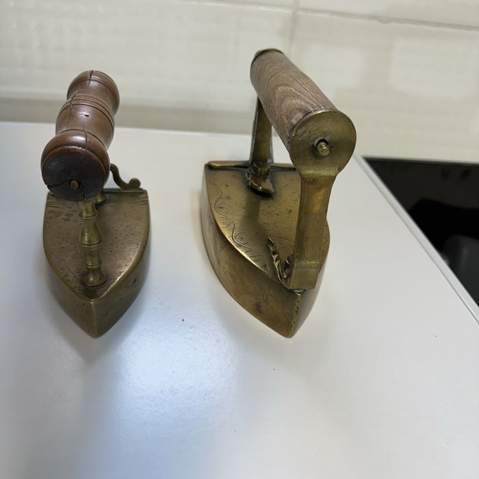 Fier de calcat rar antic medieval bronz masiv alama fonta anii 1800