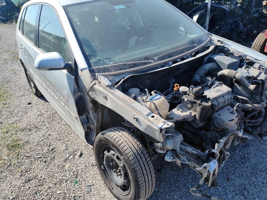 Продавам на части Фолксваген Поло 2008г