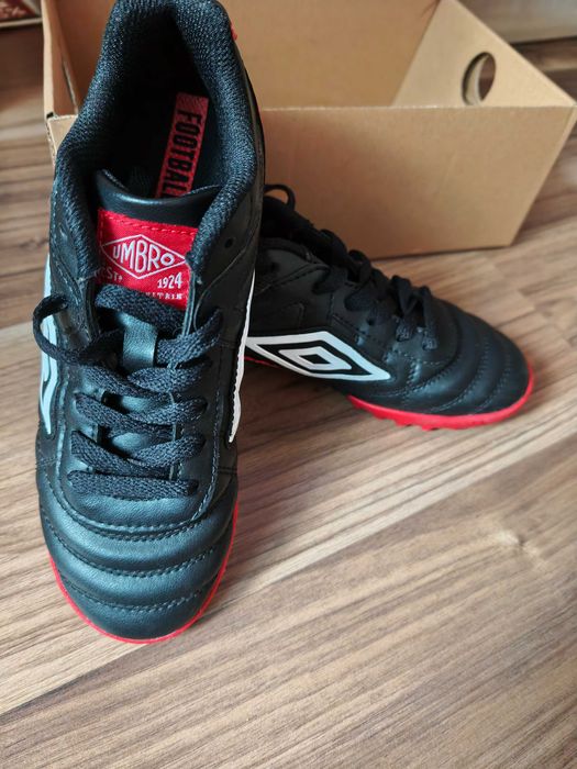 Детски футболни обувки (стоножки) Umbro
